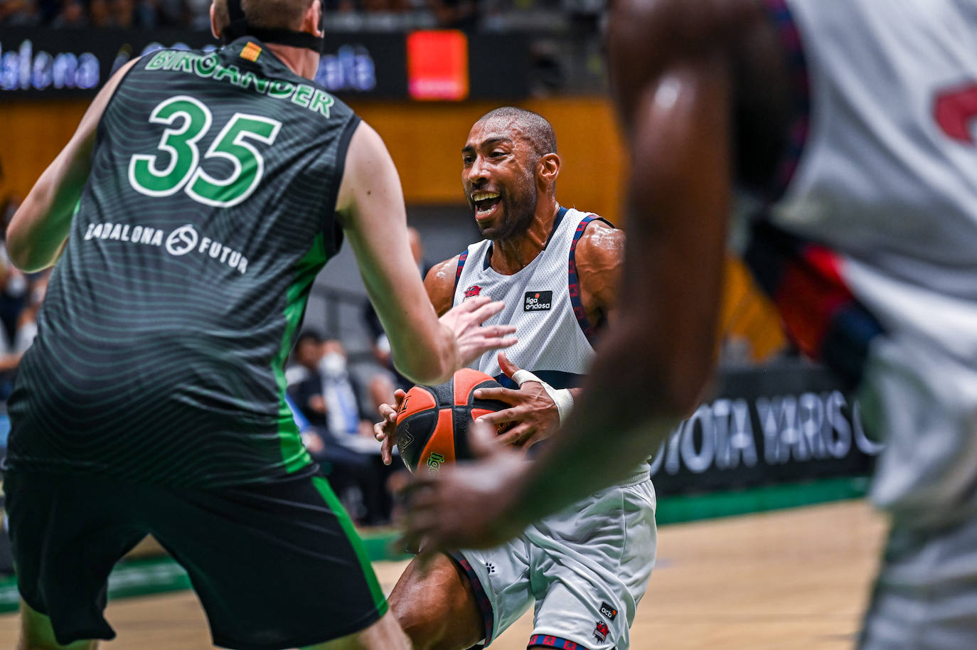 Fotos: Las mejores imágenes del Joventut-Baskonia