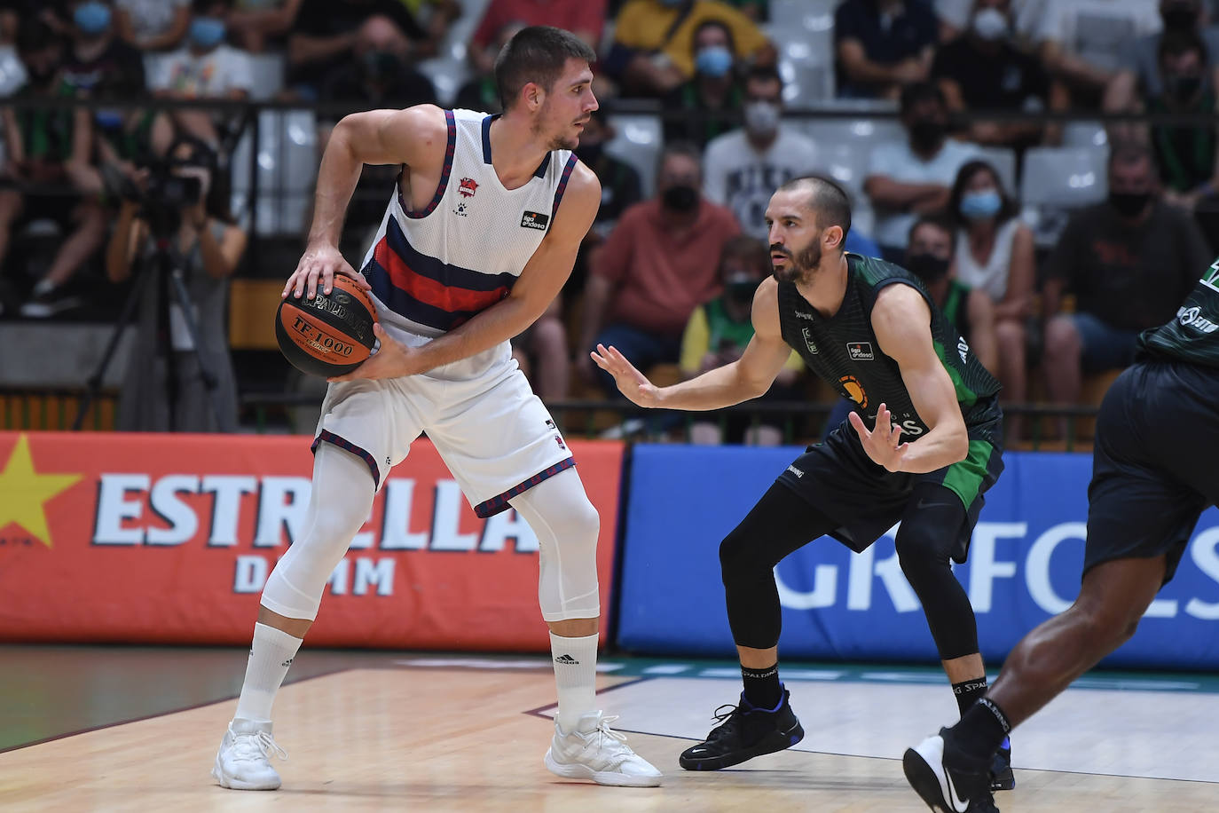 Fotos: Las mejores imágenes del Joventut-Baskonia