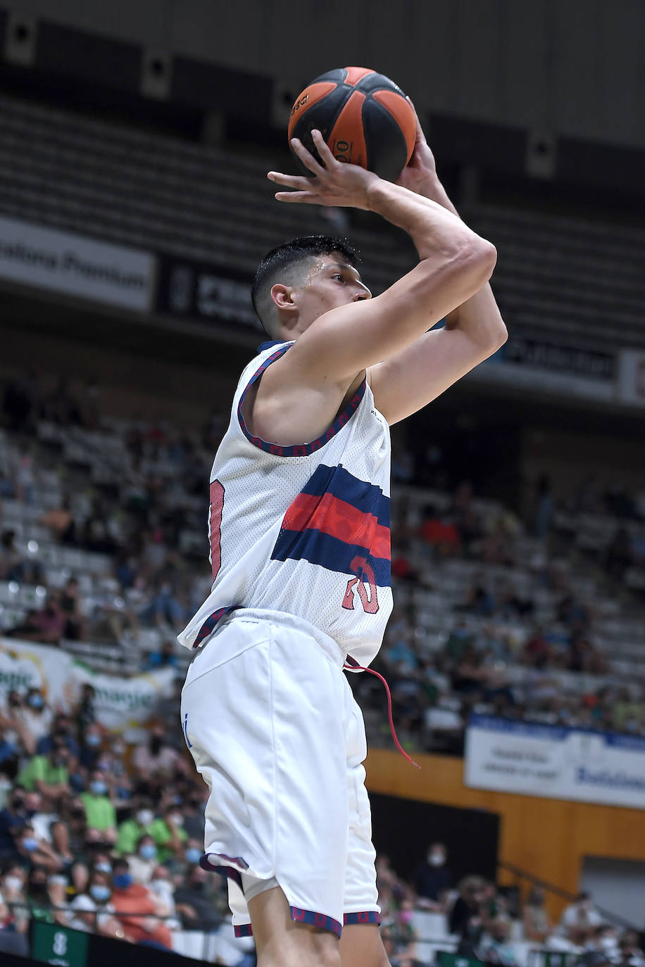 Fotos: Las mejores imágenes del Joventut-Baskonia