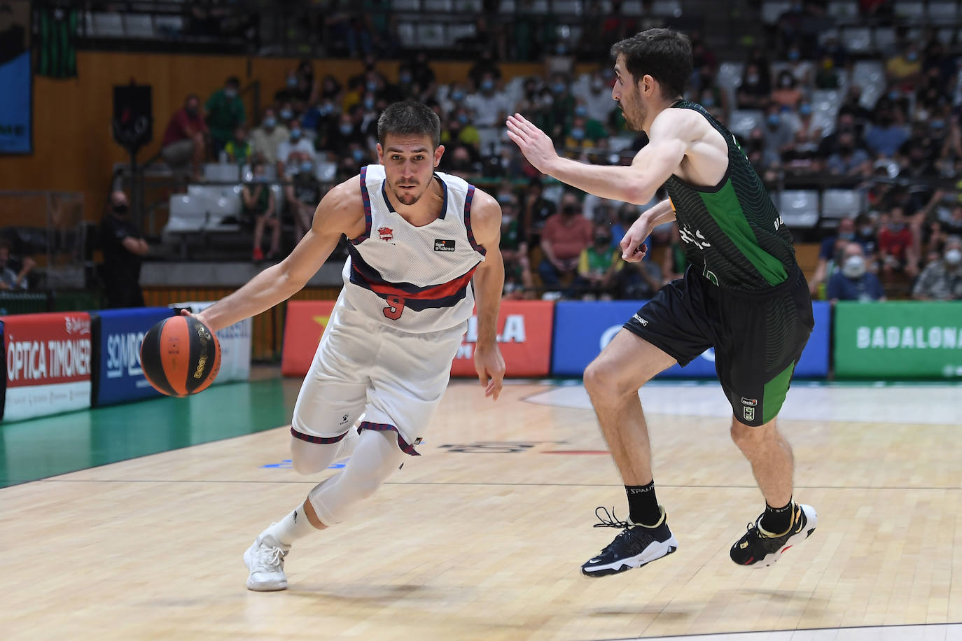 Fotos: Las mejores imágenes del Joventut-Baskonia