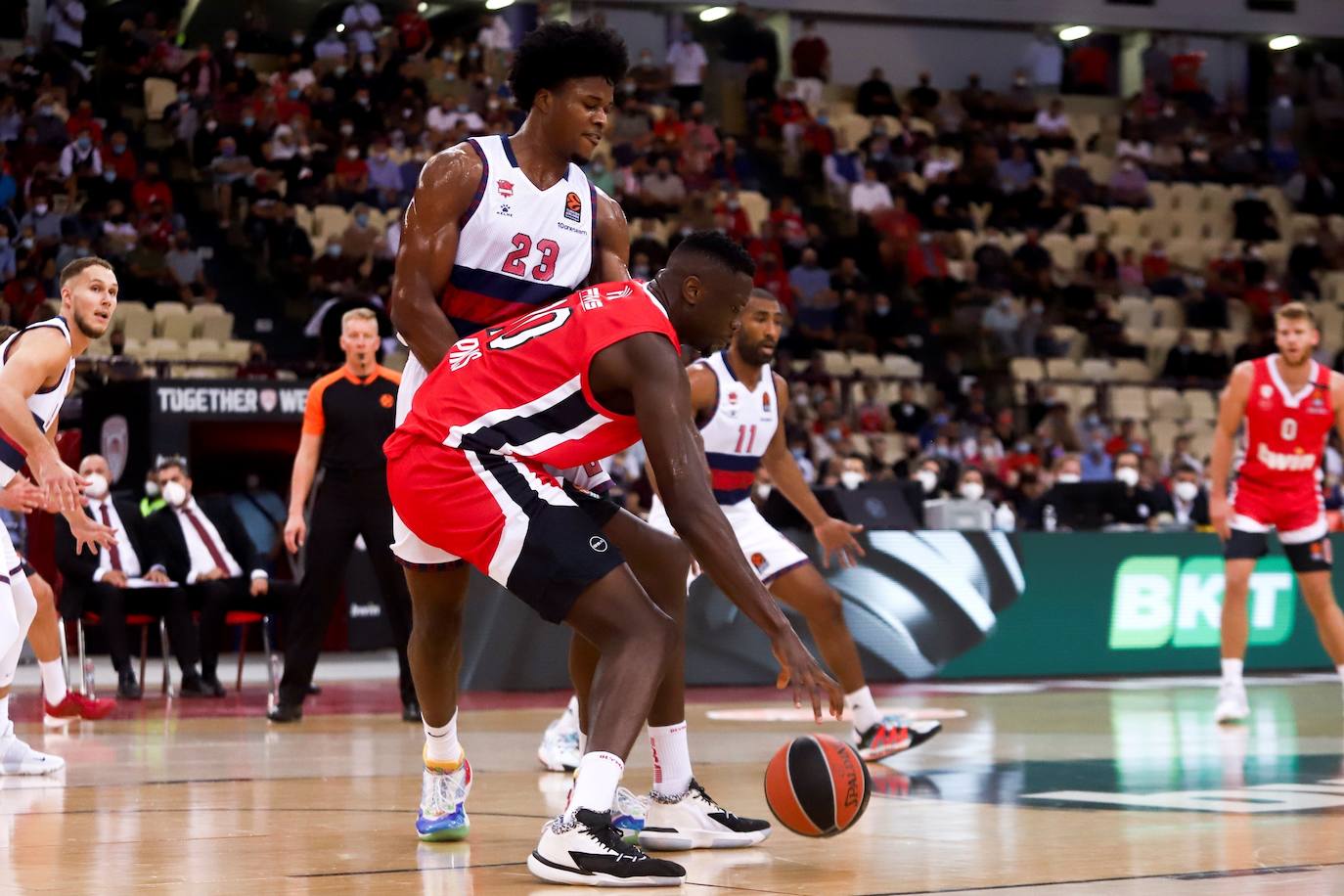 Fotos: Las mejores imágenes del Olympiacos - Baskonia