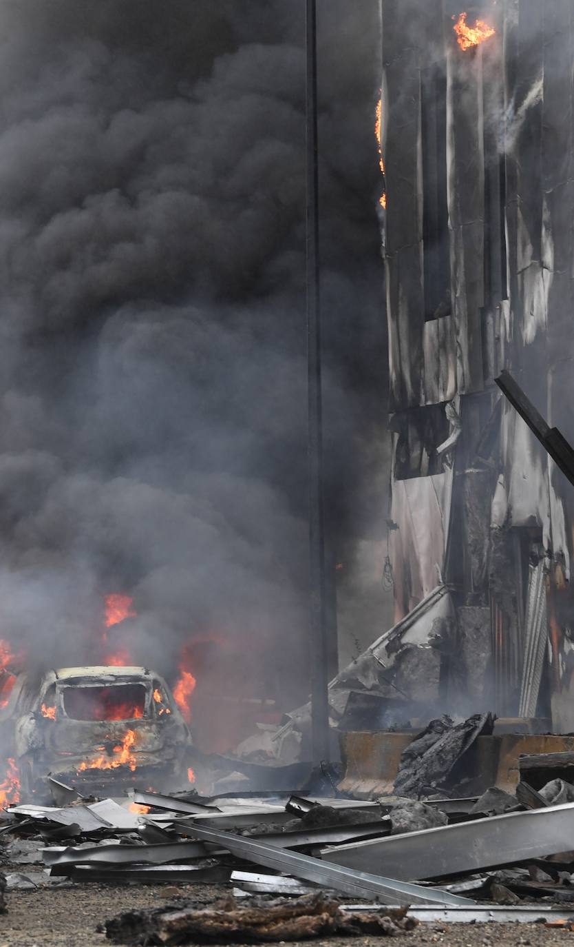 Fotos: Imágenes del accidente de una avioneta en Milán que ha costado la vida a seis personas