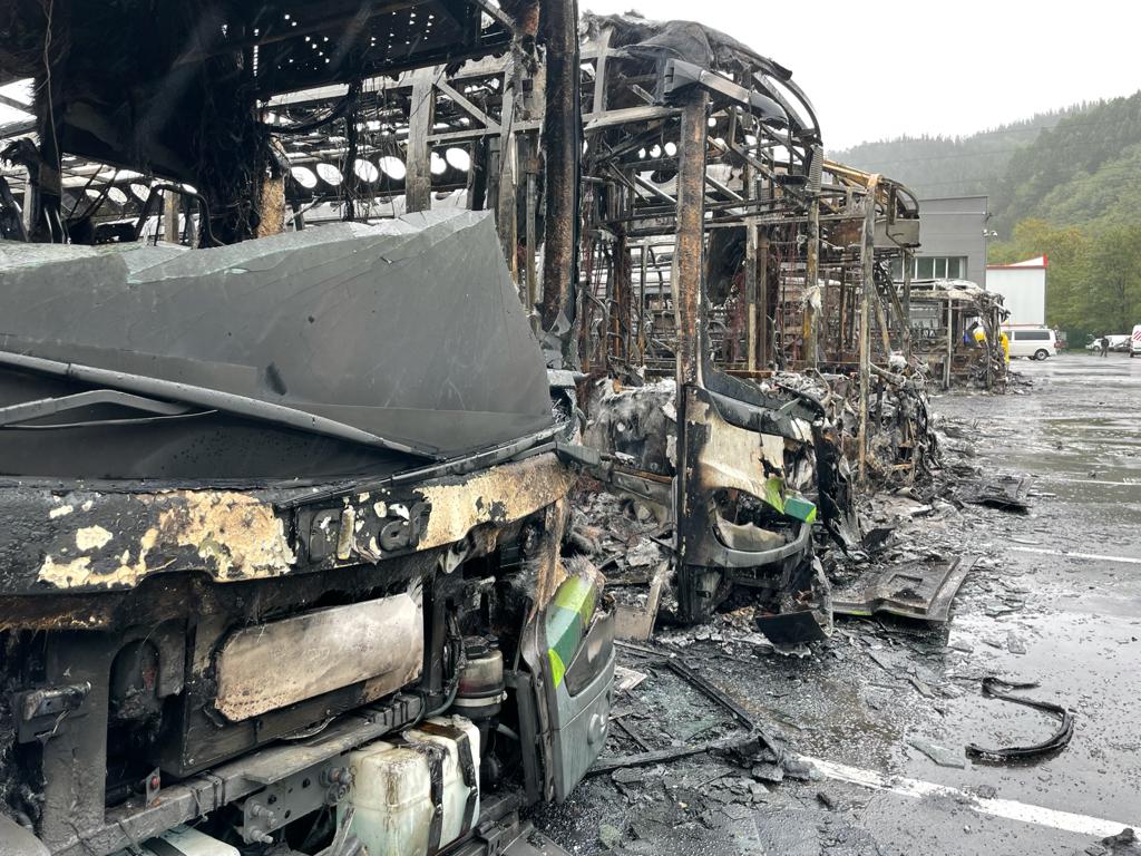 Fotos: Las imágenes de cómo ha quedado la flota de Bizkaibus calcinada
