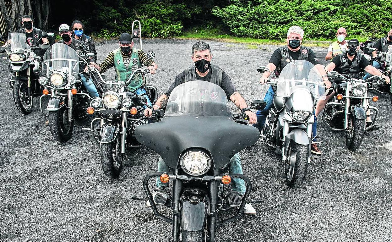 Seis agrupaciones analizan para El CORREO el aumento de accidentes mortales este año: Txori Bikers, Izaro Bikers, EspacioBiker, Ilargikoak, Harley Davidson Bizkaia y Los Rebotaos.