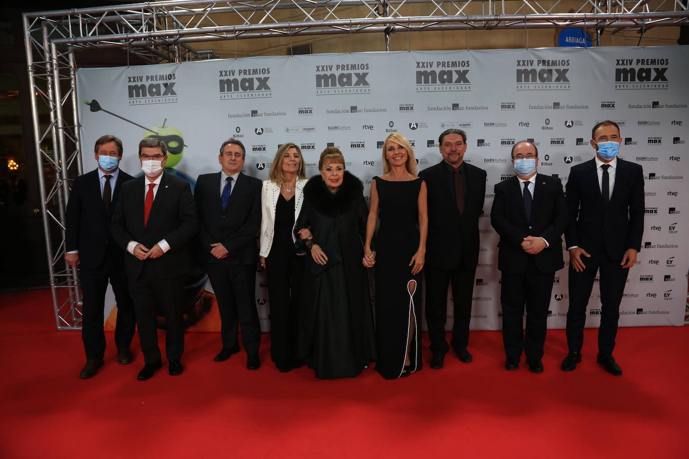 Bingen Zupiria, Juan Mari Aburto, Juan José Solana, Natalia Guillén Cuervo, Gemma Cuervo, Cayetana Gillén Cuervo, Antonio Onetti, Miquel Iceta y Denis Itxaso.