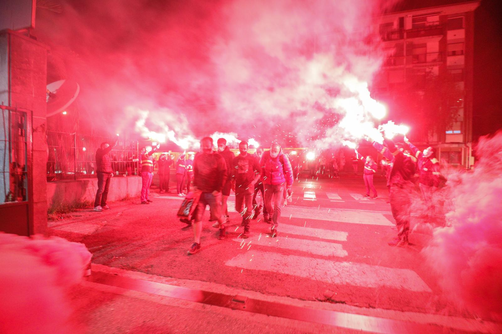 Fotos: Así han vuelto los trabajadores tras 236 días de huelga