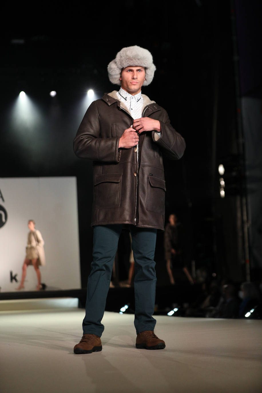 Los gorros de pelo también son para los hombres.