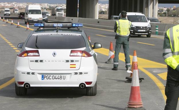 Así controlará la DGT las carreteras: 780 radares fijos, 545 móviles, helicópteros, drones... 