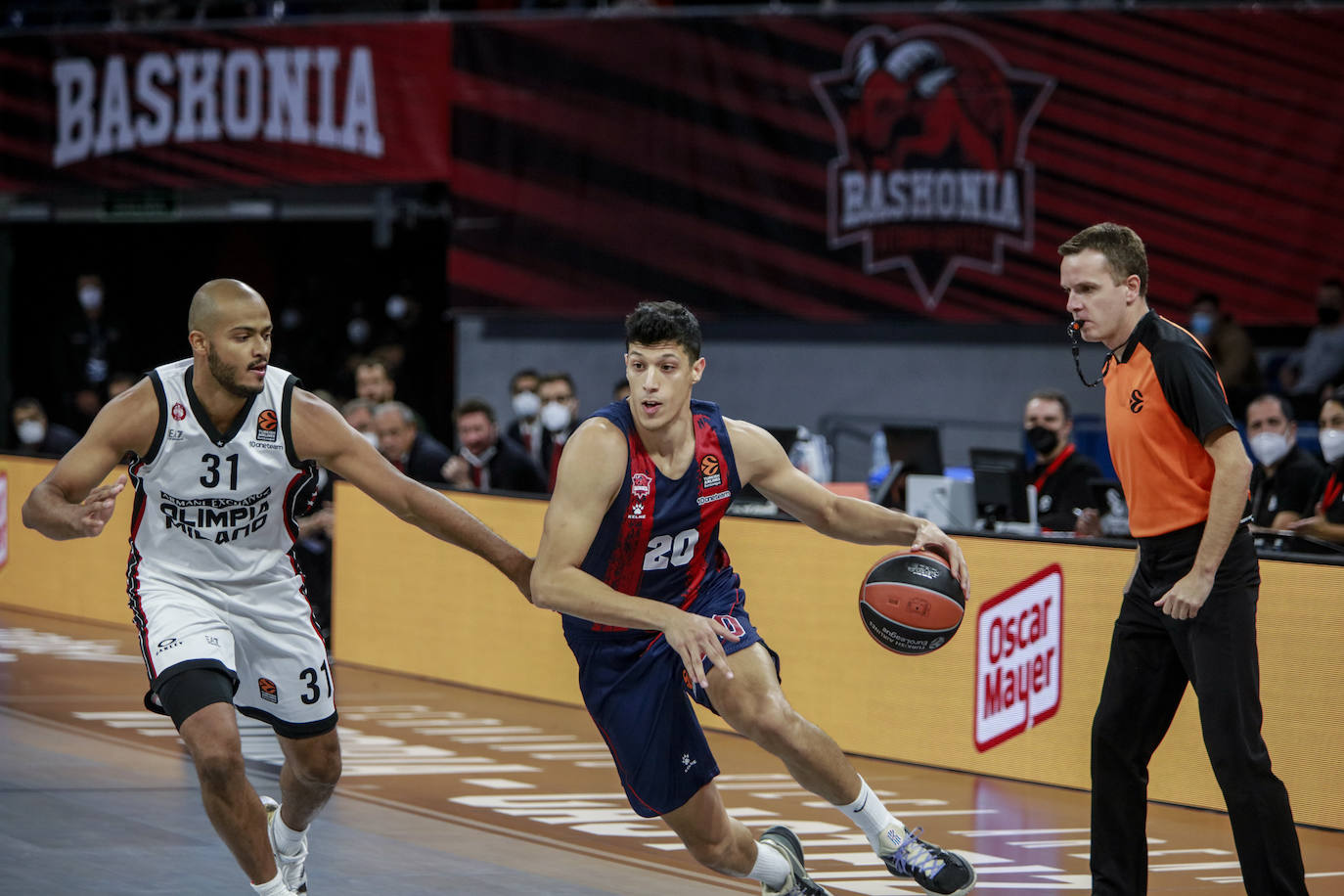 Fotos: Las mejores imágenes del Baskonia - Milano