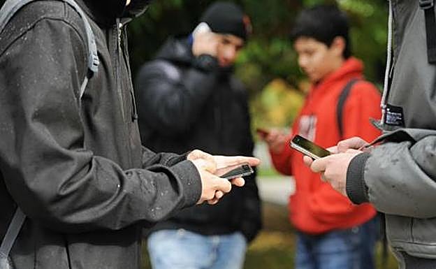 Niños, adolescentes y redes sociales: peligros y consejos para padres en el uso de Instagram, TikTok...