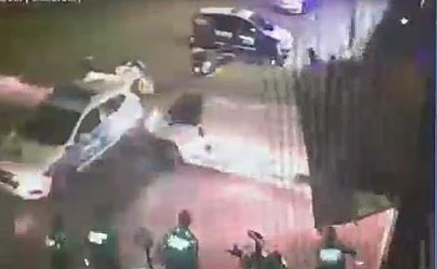 Roban en una nave industrial de Sabadell, arrollan a una patrulla e inicia una persecución de película