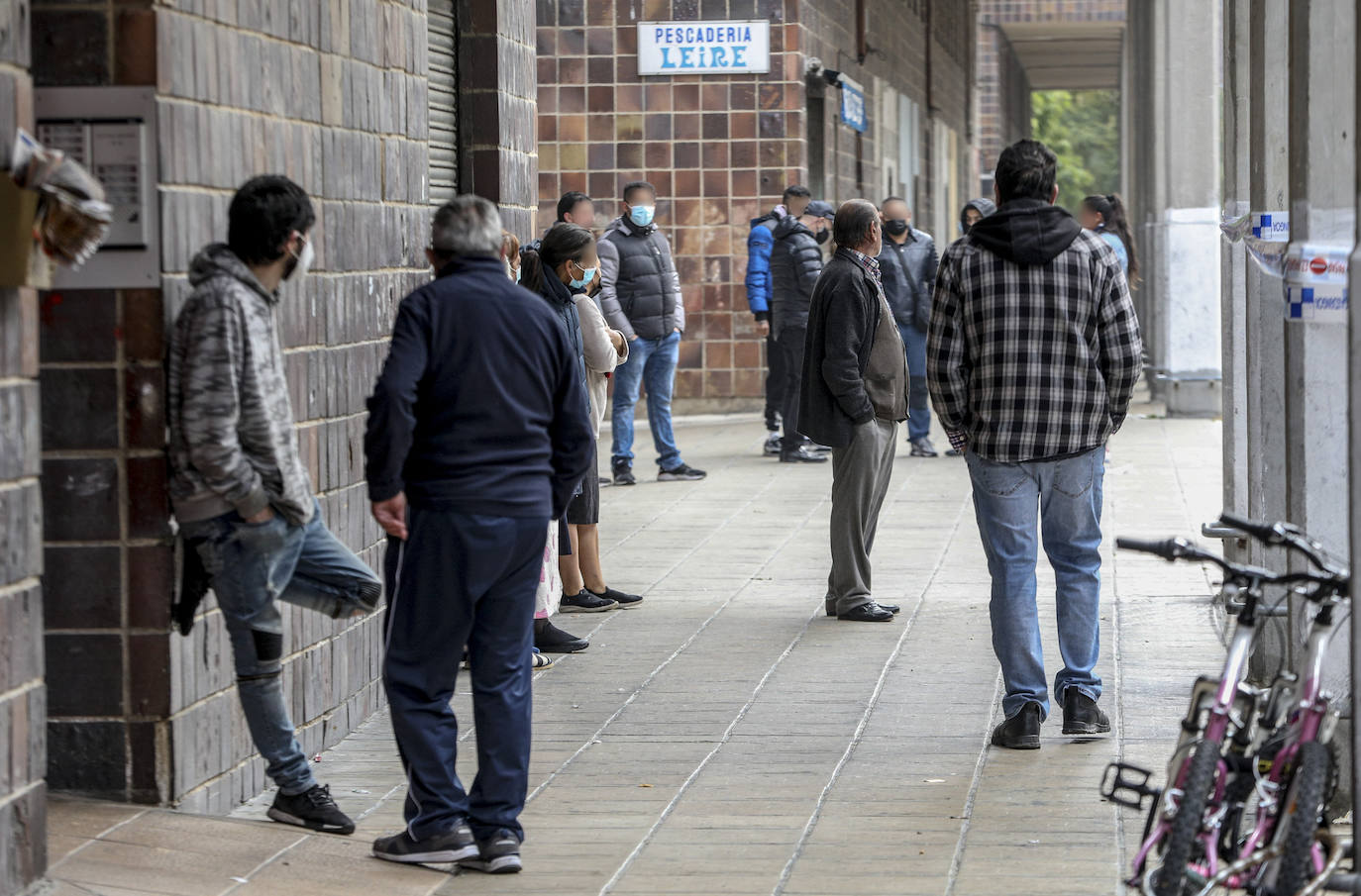 Fotos: Mata a su mujer a cuchilladas delante de sus hijos en Sansomendi