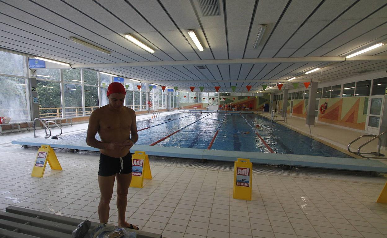 Las piscinas cubiertas de Llodio todavía tienen limitaciones de horario y de aforo. 