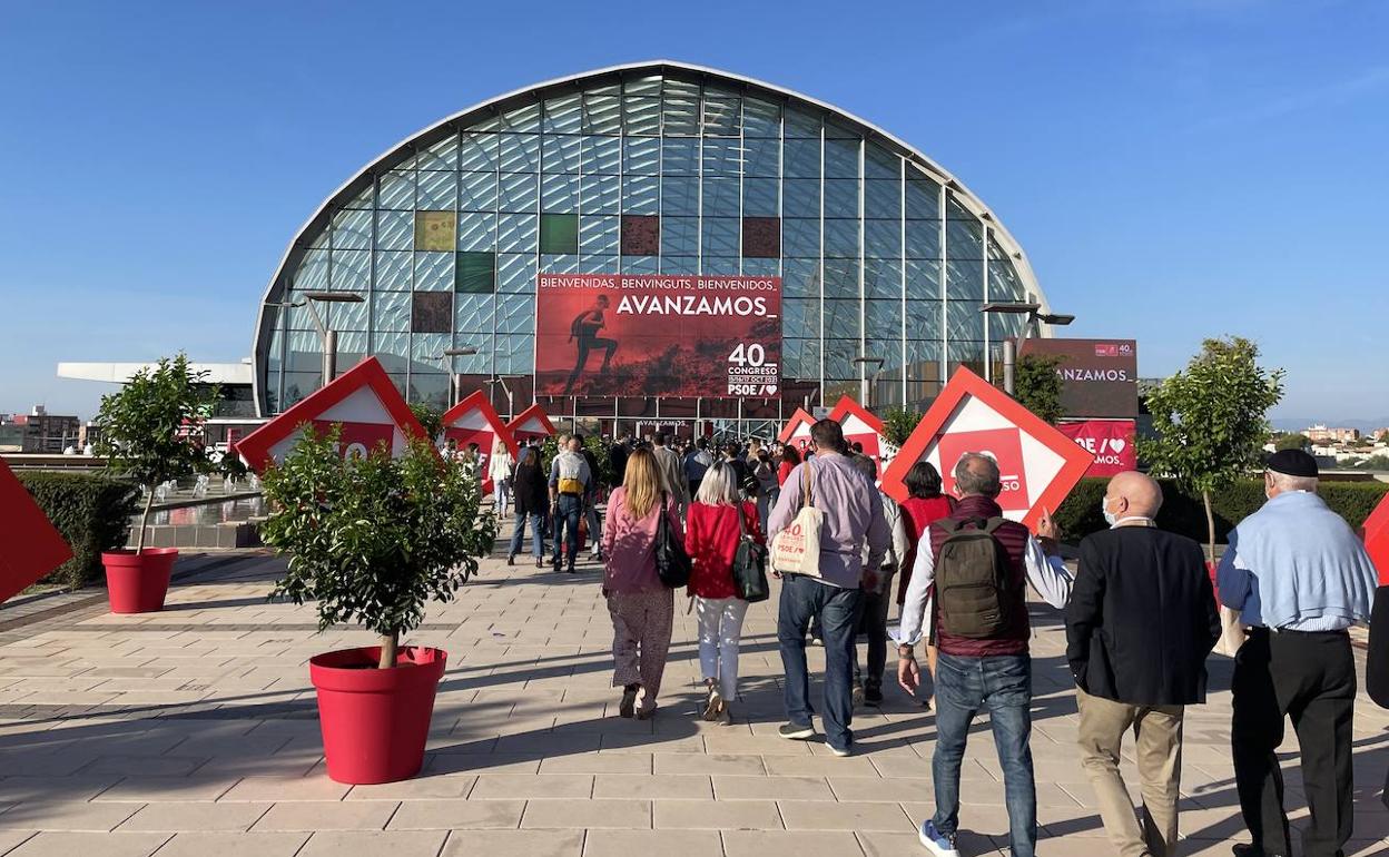 El núcleo del congreso se celebra en el centro de eventos de la Fira de Valencia. 