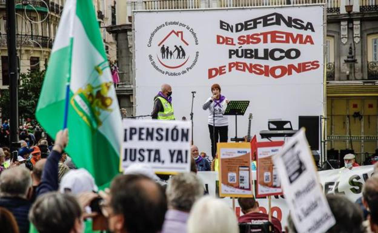 «Alargando la edad de jubilación 4 años se lograría la estabilidad hasta 2050»