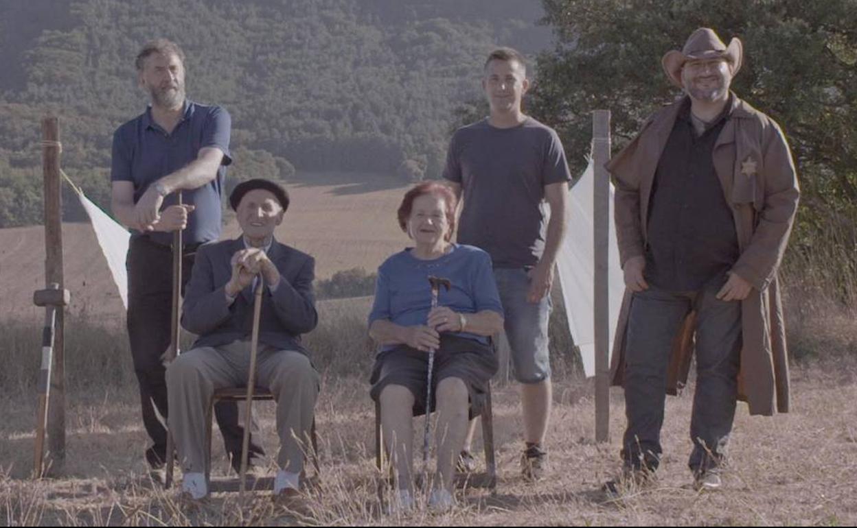 La curiosa historia de un rodaje en Kuartango centra 'Kuartk Valley', de Maider Oleaga, que cierra la Semana del Cine Documental Vasco.