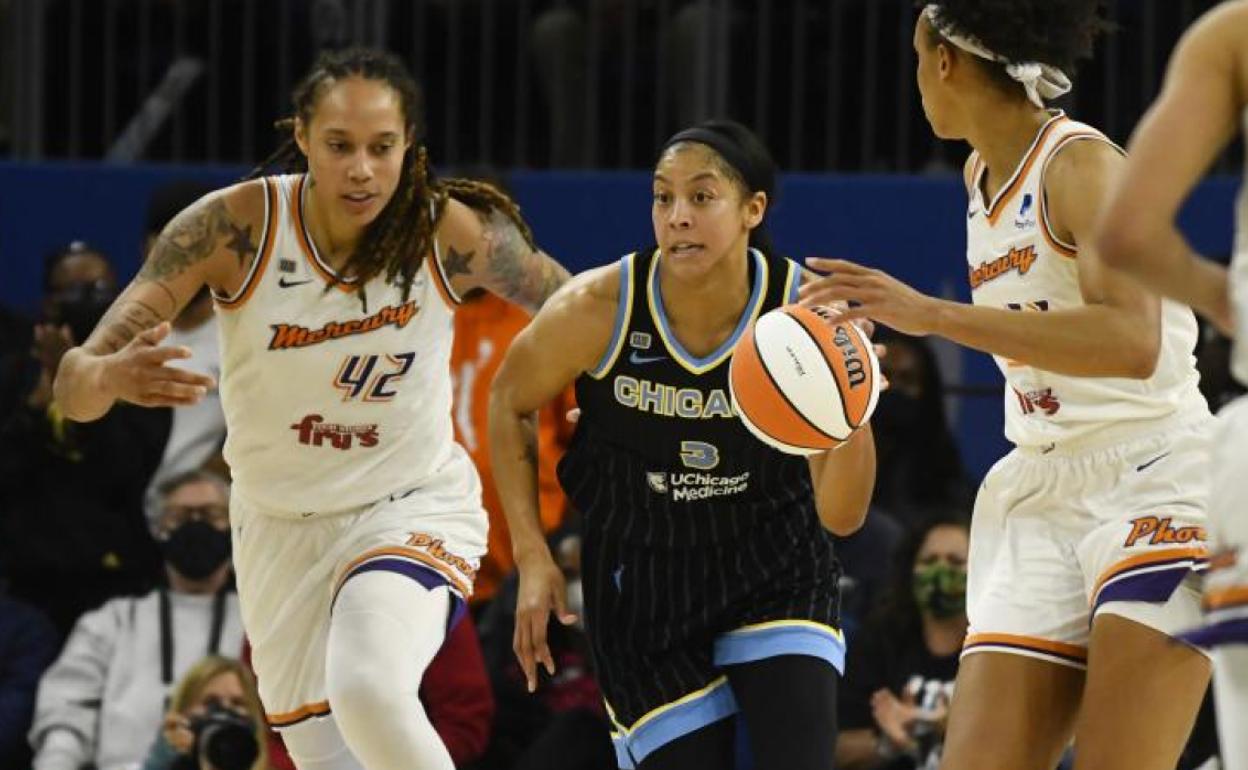 Grinner Copperren atzetik doa korrika.