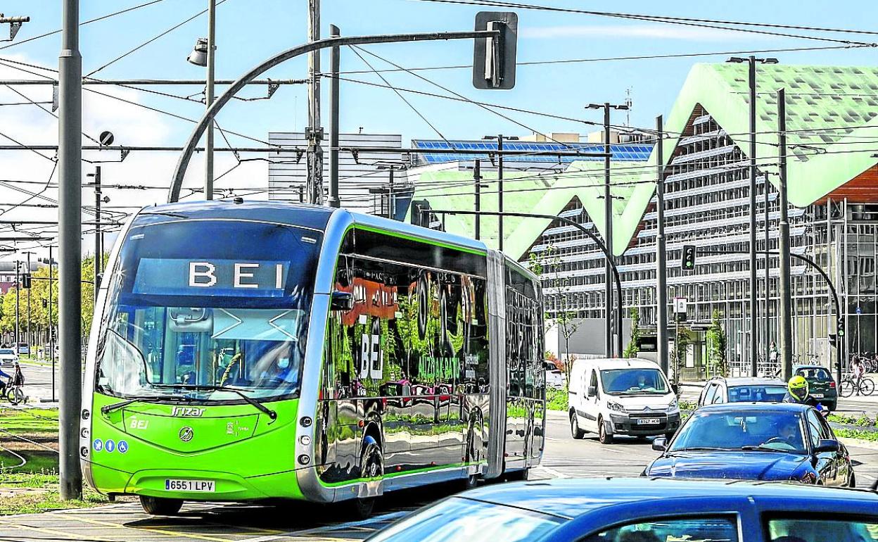 El bus eléctrico se adentra en América Latina, donde se ha bajado de 89 a 59 golpes en dos años.