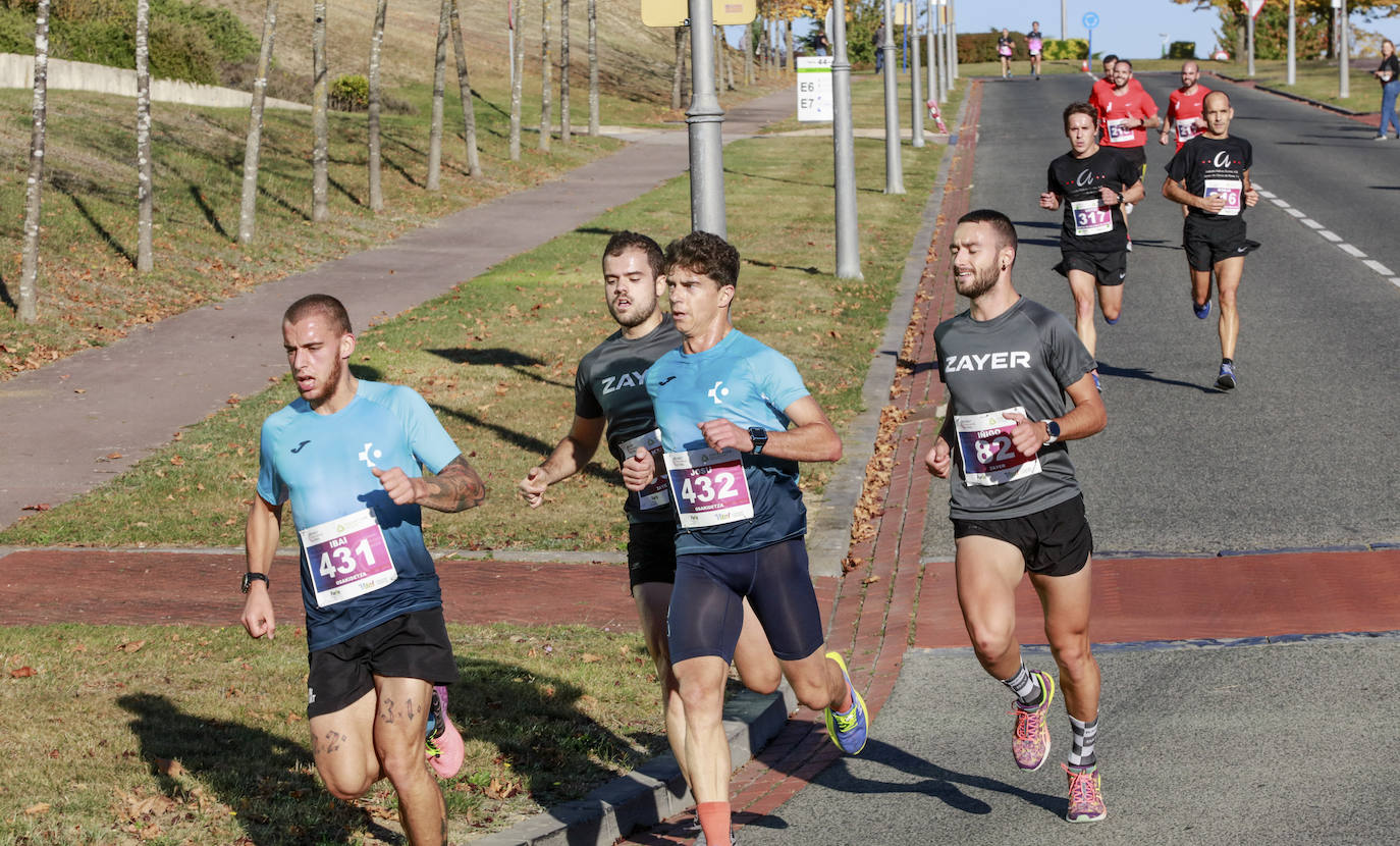 Fotos: Osakidetza gana en número la Carrera de Empresas