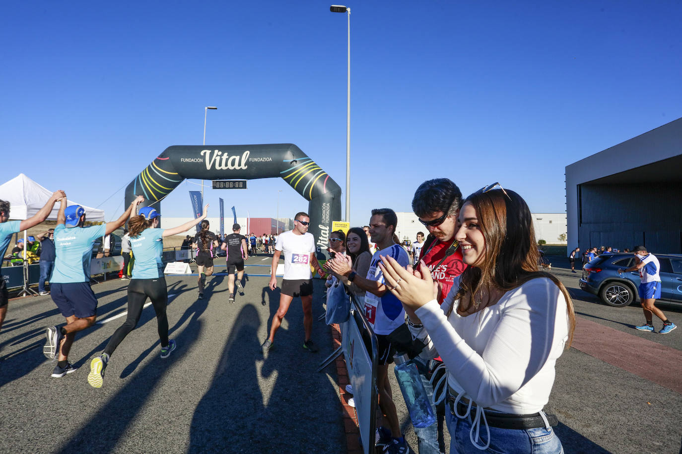 Fotos: Osakidetza gana en número la Carrera de Empresas