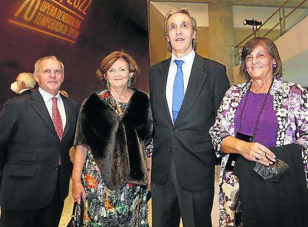 Juan Carlos Abaitua, Carmen Fernández Valdés, Javier Elorza y Fortunata Martínez de las Rivas.