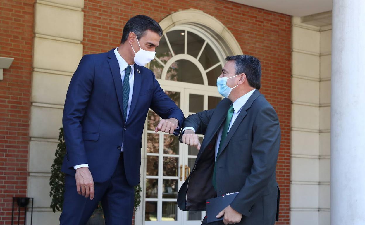 Pedro Sánchez y Aitor Esteban, en una reunión en Moncloa para hablar de los Presupuestos. 