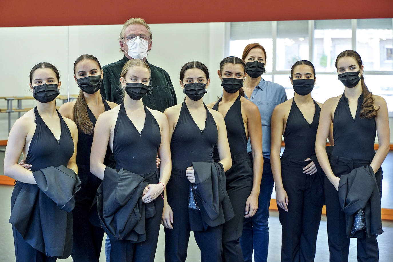 Fotos: Siete alumnas del Conservatorio de Danza José Uruñuela actuarán el lunes en San Petersburgo