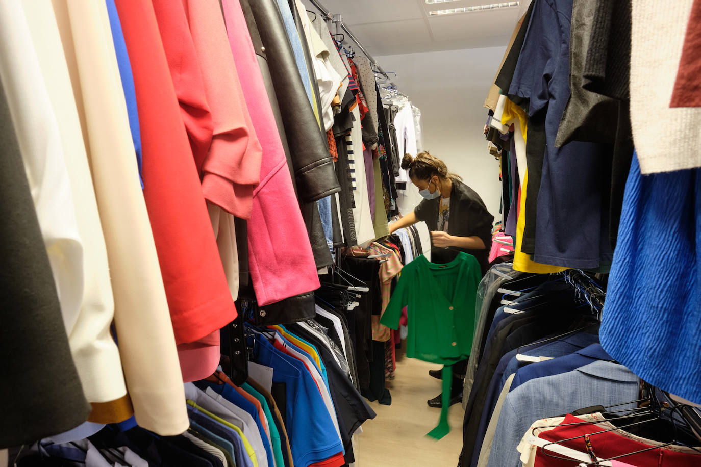 Fotos: Más trajes que botines y pocos complementos: así se viste a los presentadores de EiTB