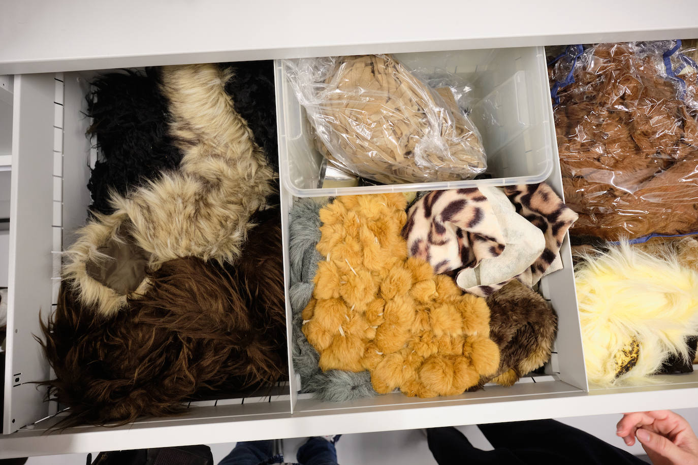 Fotos: Más trajes que botines y pocos complementos: así se viste a los presentadores de EiTB