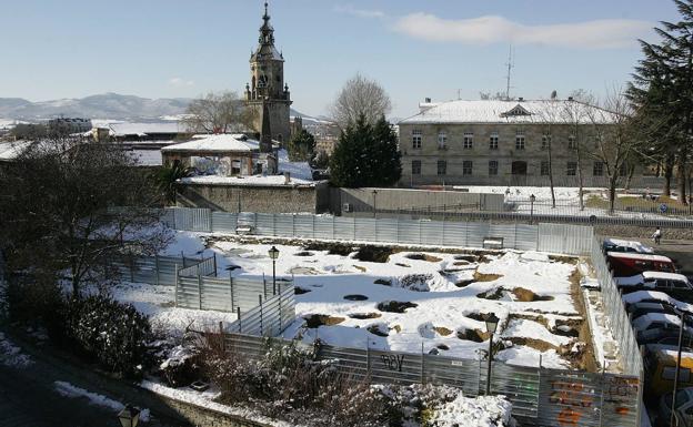 Excavación arqueológica realizada en 2007 en la plaza de Etxauri, en el Casco Viejo, donde aparecieron enterramientos. 