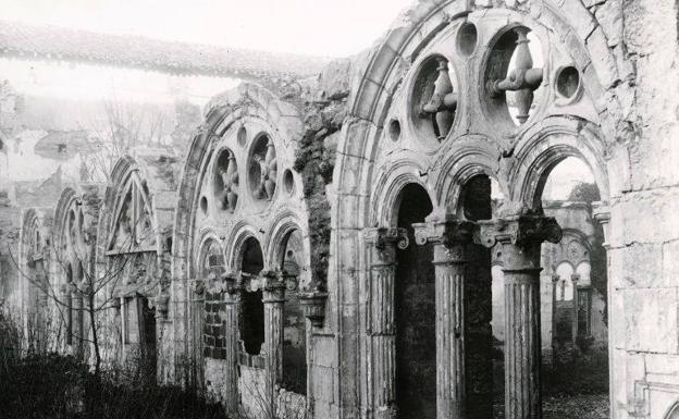 El convento de Santo Domingo, antes de que el Estado diera la orden de derribo en 1916. 