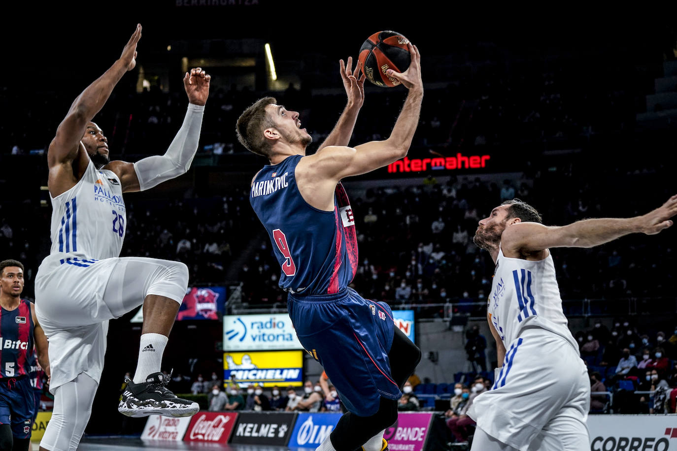 Fotos: Las mejores imágenes del Baskonia - Real Madrid