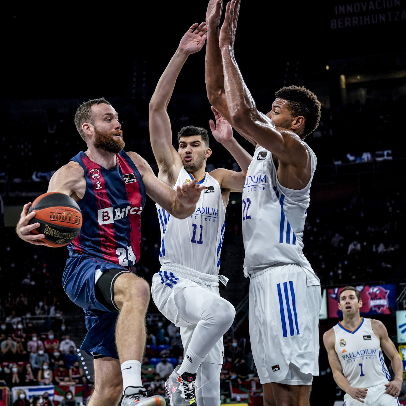 Fotos: Las mejores imágenes del Baskonia - Real Madrid