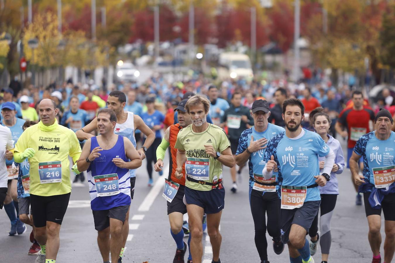 Fotos: 2.500 corredores inundan Vitoria en el Maratón Fiz