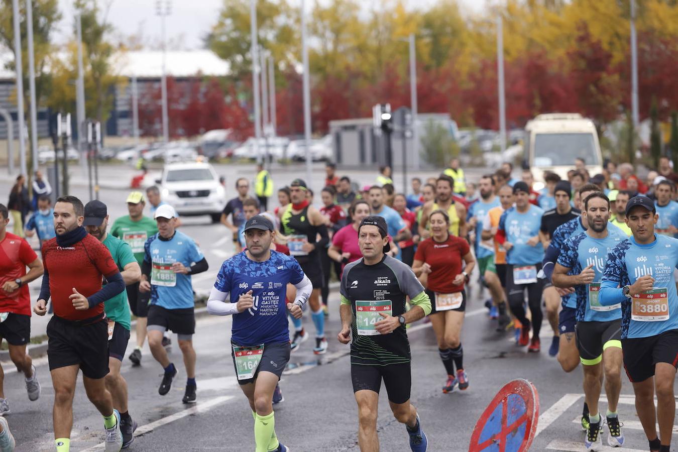 Fotos: 2.500 corredores inundan Vitoria en el Maratón Fiz