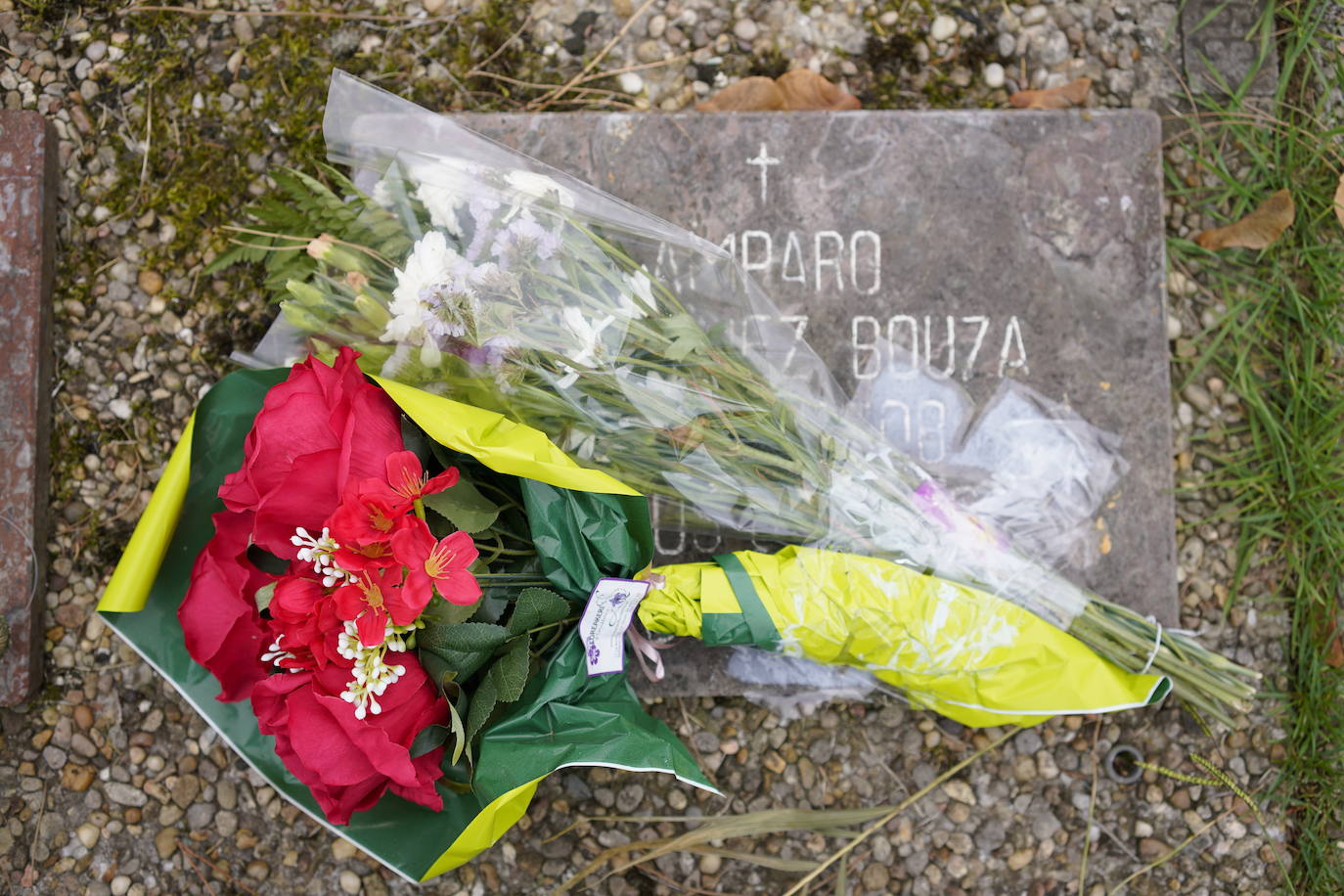 Los cementerios de Derio y Deusto han registrado 40.000 visitas de los últimos diez días.