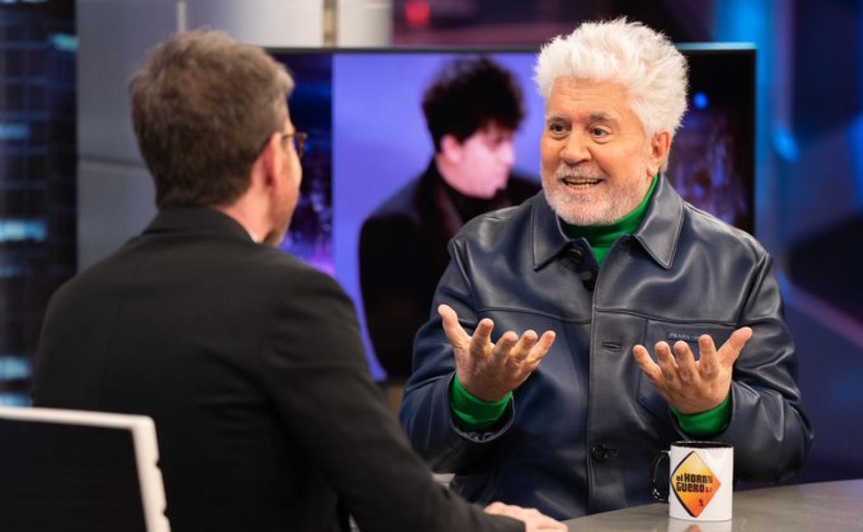 Almodóvar, durante su entrevista con Pablo Motos. 
