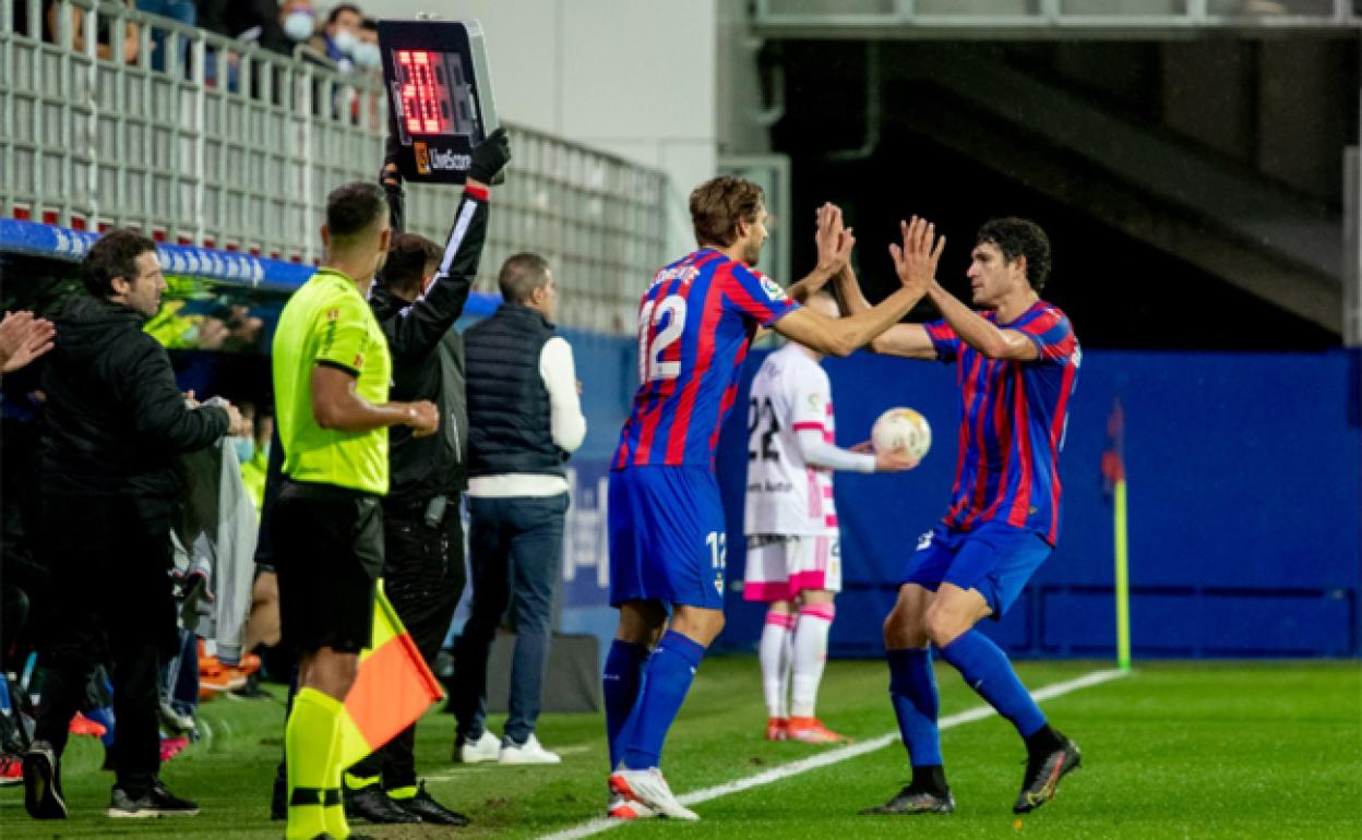 Fernando Llorente debuta con el Eibar, que logra la victoria en el minuto 94