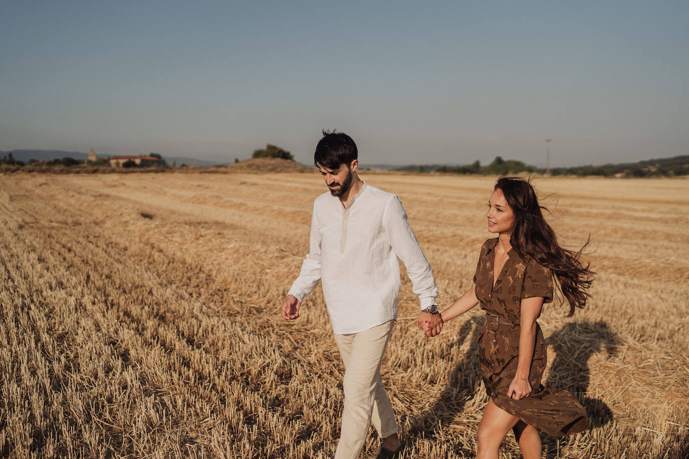 Fotos: Jone, la novia bilbaína del vestido desmontable y su boda soñada en Burgos