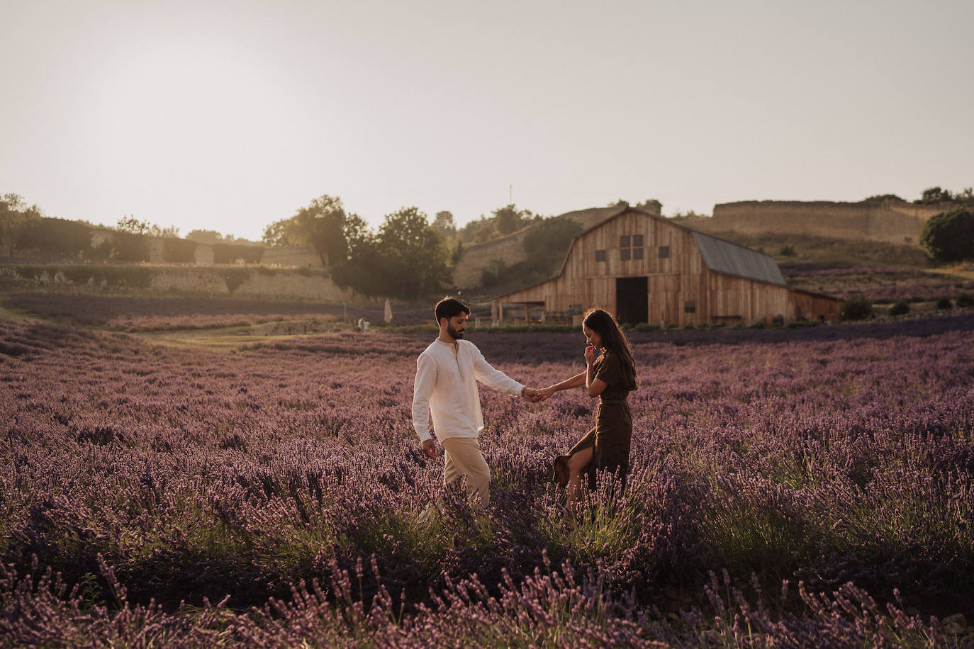 Fotos: Jone, la novia bilbaína del vestido desmontable y su boda soñada en Burgos