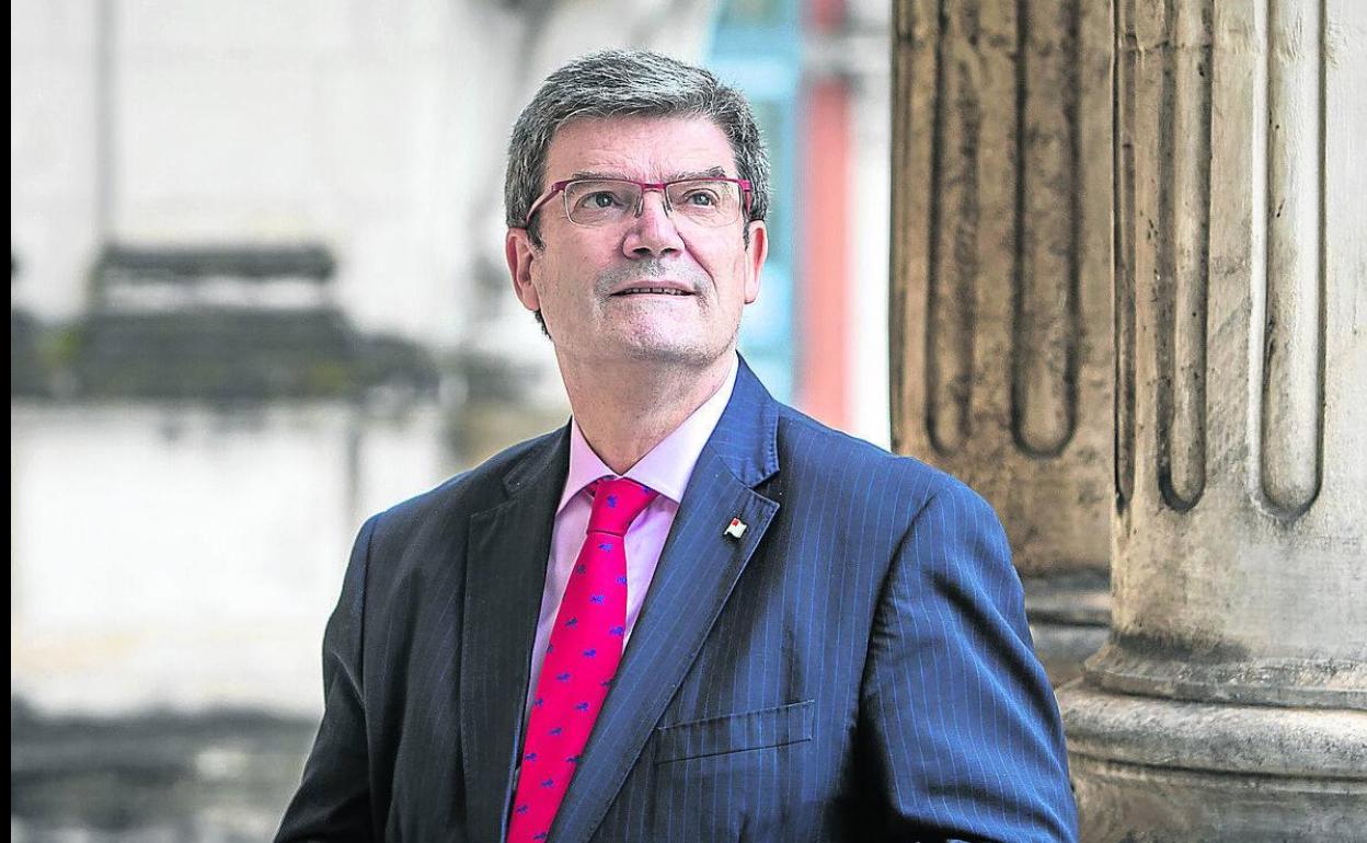 El alcalde de Bilbao no ha ocultado su malestar por la situación. 