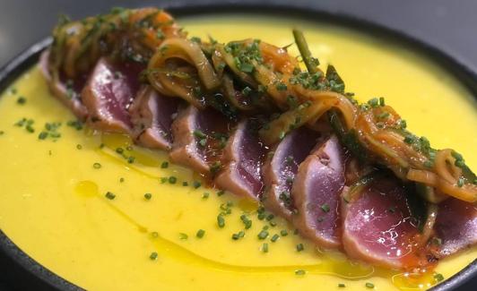 Tataki de atún.