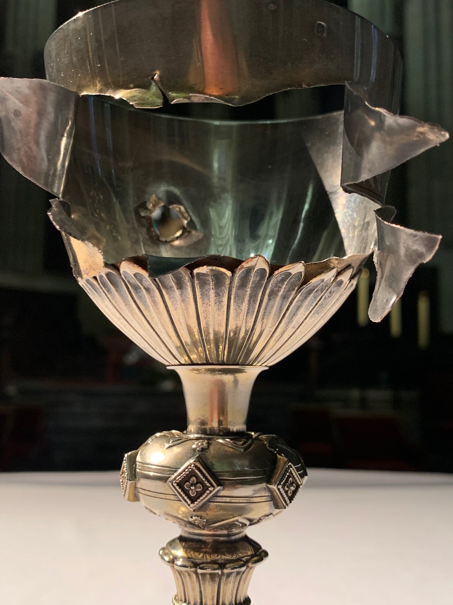 Fotos: El cáliz de Qaraqosh, tiroteado por Estado Islámico en Irak empieza su gira por Álava