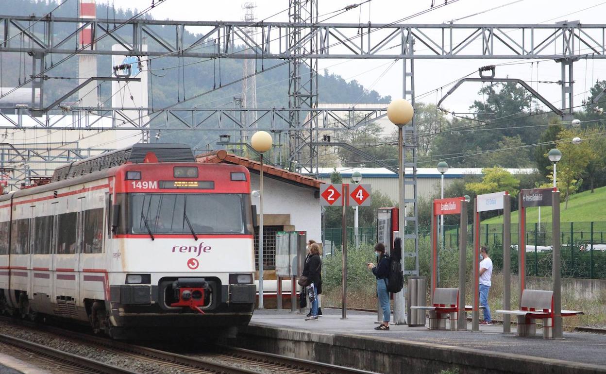 Una de las propuestas pasa por el soterramiento dddel tren en Llodio. 