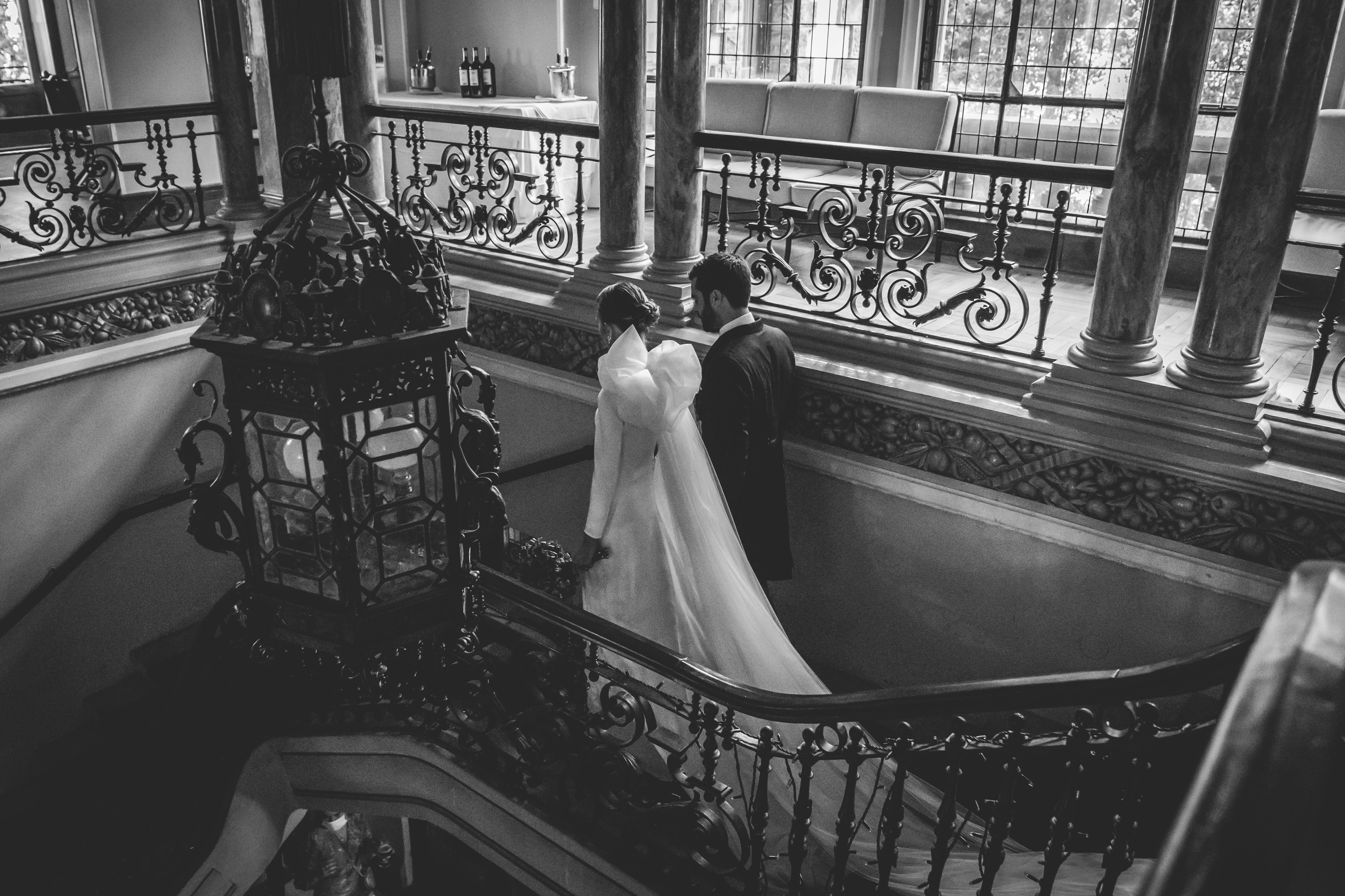 Fotos: Virginia, la novia bilbaína del &#039;vestido-flor&#039; y su boda en la universidad de Deusto