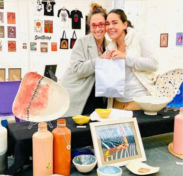 Un stand con piezas de cerámica «imperfectas» para días perfectos de la firma La Pretada.