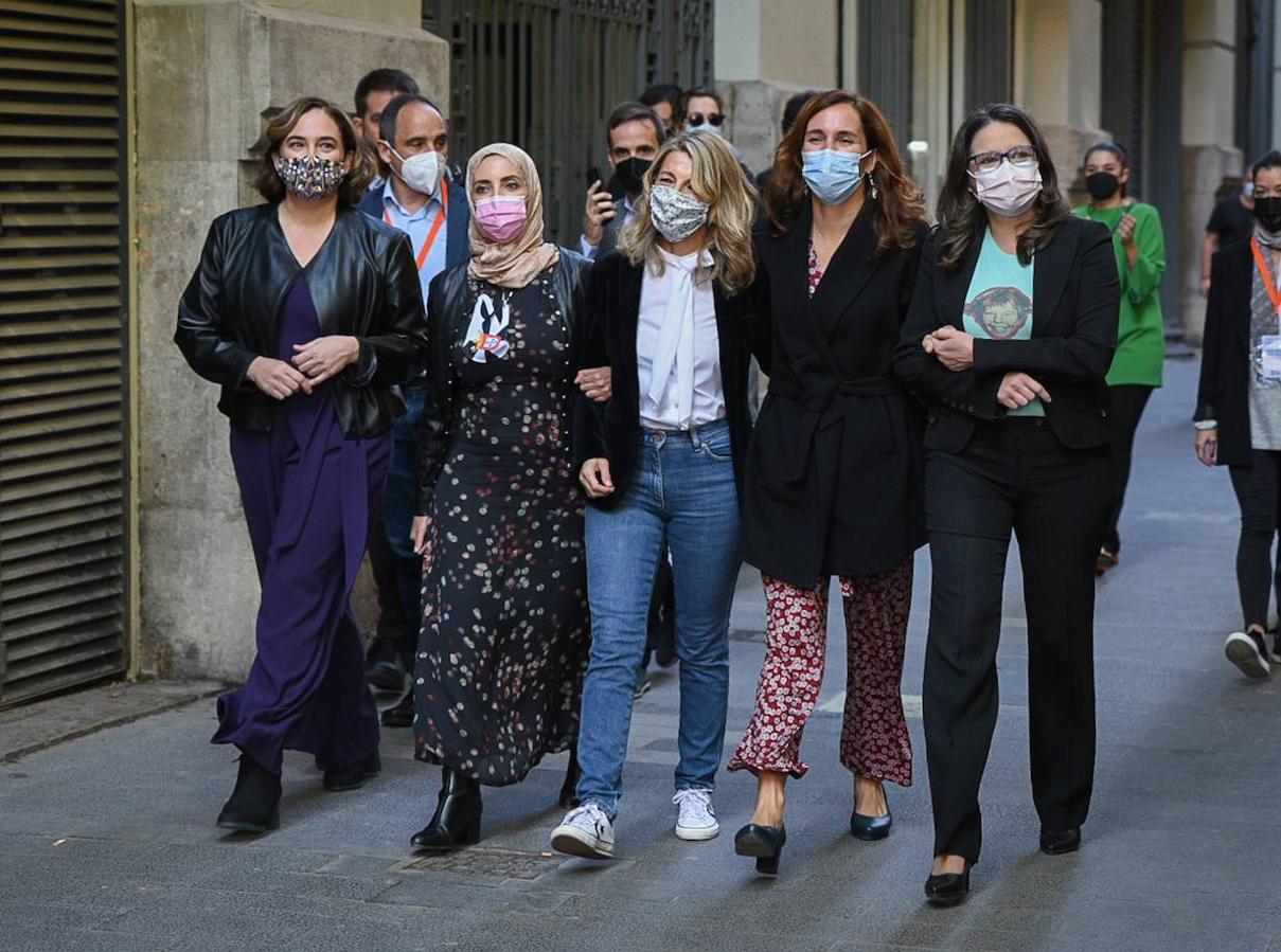 Fotos: Acto en Valencia de Yolanda Díaz, Mónica Oltra y Ada Colau