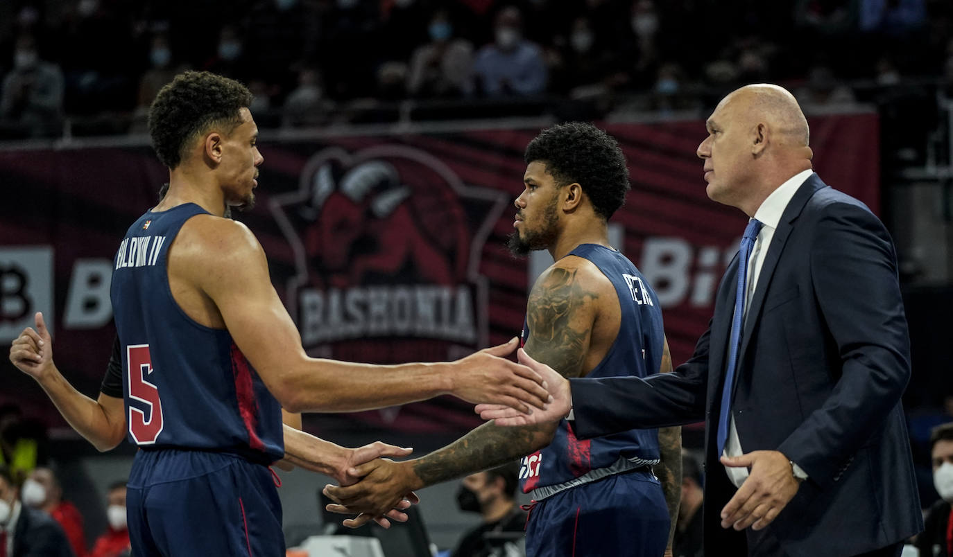 El Baskonia recibe al Estrella Roja en el Buesa Arena.