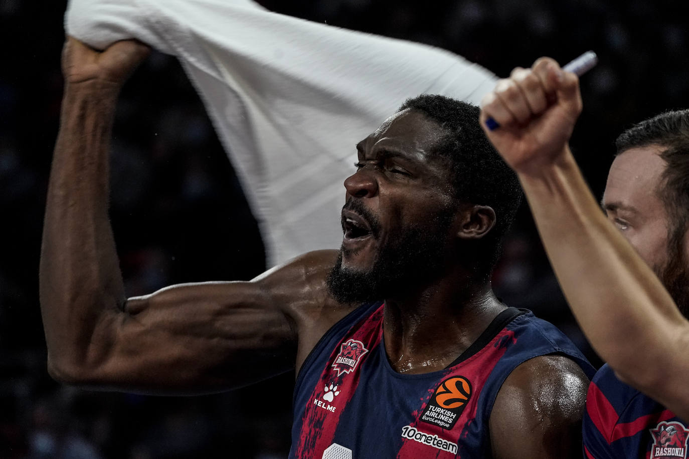 El Baskonia recibe al Estrella Roja en el Buesa Arena.