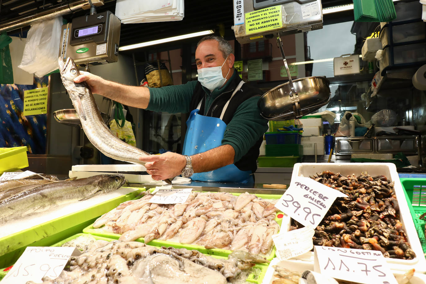 Fotos: Los comerciantes de La Ribera advierten el alza de los precios para Navidad